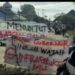 Warga Blokir Jalan Kessilampe, Tuntut Pemerintah Provinsi Segera Aspal