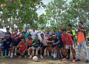 Ketua DPRD Suport Tim Sepak Bola Wakatobi