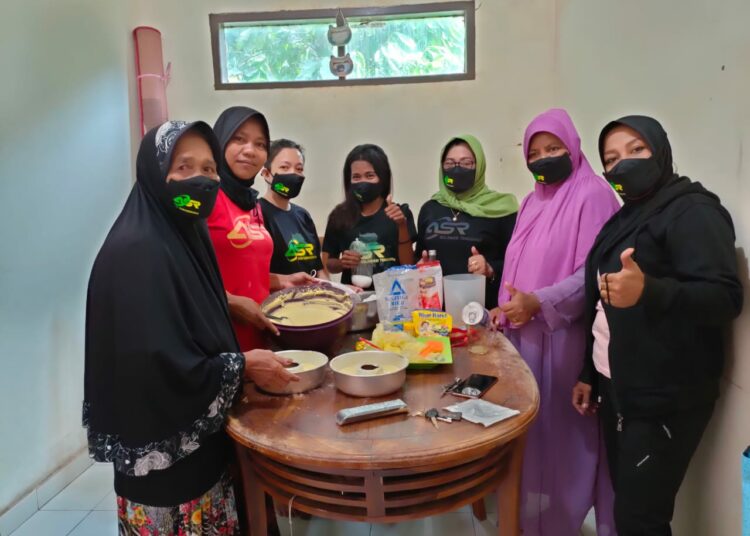 Pelatihan tata boga di Kelurahan Punggaloba