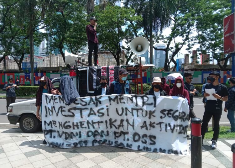 Aktivis LINK Sultra demo PT VDNI dan Pt OSS di Kantor Kementerian Investasi di Jakarta