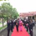 Delapan Wisudawan Purna Bakti Laksanakan Upacara Pedang Pora di Polres Muna