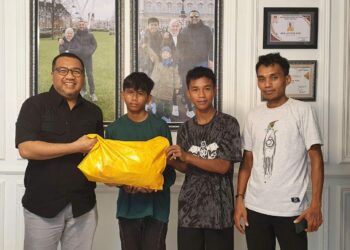 Berkat Bantuan AJP, Dua Anak di Gunung Jati Sekolah Lagi