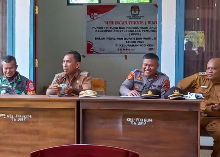 Rapat yang digelar dikantor kelurahan Foo Kuni/Foto : Phoyo/TenggaraNews.com