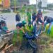 Pelajar Terobos Lampu Merah, Motor Pedagang Ikan Masuk Selokan Malik Raya