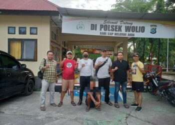 Aksi Heroik, Seorang Bocah Terluka Demi Bela Ibunya