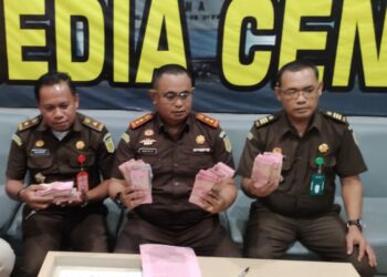 Kejari Muna Terima Pengembalian Kerugian Keuangan Negara Sebesar Rp150 Juta