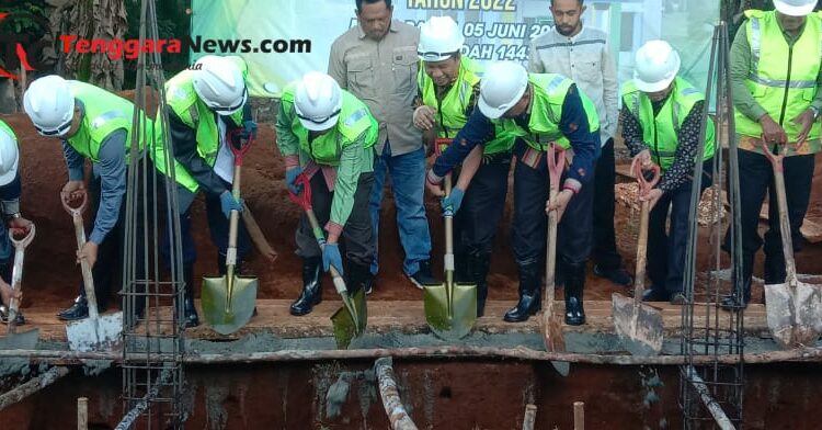 Pembangunan Gedung Manasik Haji Dua Lantai/ Foto : Hasan Jufri/TenggaraNews.com