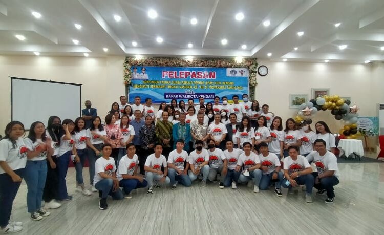 Wali Kota Kendari Sulkarnain Kadir foto bersama dengan Pesparawi Nasional asal Kota Kendari