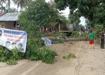 Tuntut Perbaikan, Warga Landono dan Mowila Kembali Blokir Jalan