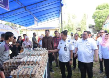 Pasar Murah Ramadhan, Kadin Sultra Bersama PD Pasar Menyasar Warga Baruga