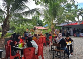 Nikmatnya Bakso Prasmanan,  Pengunjung Bisa Memilih  20 Varian Bakso dan 3 Varian Kuah