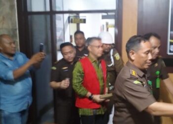 Mantan Walikota Kendari Sulkarnain Kadir Ditahan di Rutan Kendari