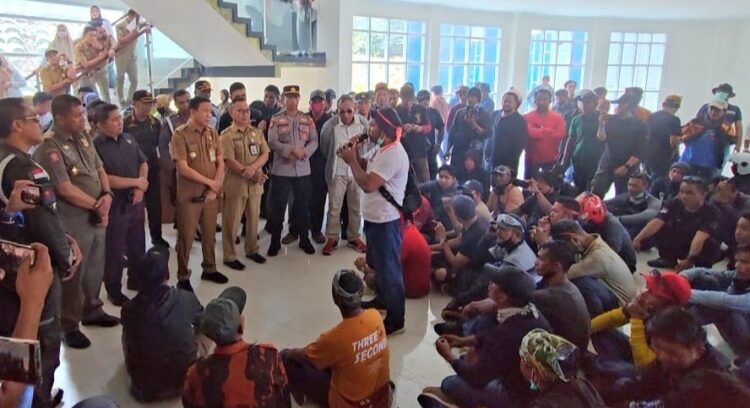 Ratusan Warga Konkep Korban PHK Mengadu ke Pemda, Dampak Berhentinya Aktivitas PT GKP