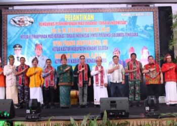 Pengurus   Perhimpunan Masyarakat Toraja Indonesia Provinsi Sultra  Resmi Dikukuhkan