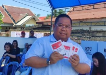 Anton Timbang Ketua Rapim Indonesia Memilih di TPS 20 Wua-wua