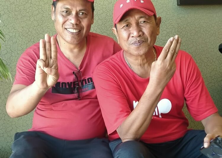 Hajrul Khairullah.S,Sos (kiri) bersama H Ishak Ismail SH (kanan). -foto:istimewa-