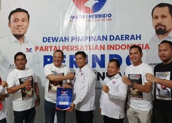 Bakal Calon  Walikota Kendari Yudhianto Mahardika Ambil Formulir Perindo