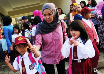 Ini Aturan Baru Nadiem Makarim Soal Seragam SD, SMP dan SMA