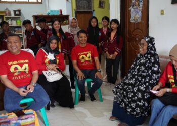 AJP Bersama Alumni 94 Spensa Kendari Ajangsana ke Rumah Mantan Guru