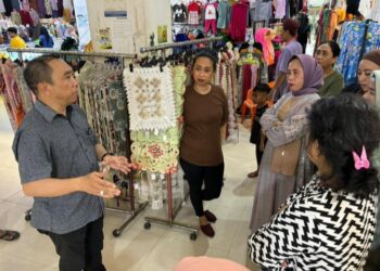 Andi Sulolipu Dengarkan Aspirasi Pedagang Pasar Sentral Kota Kendari