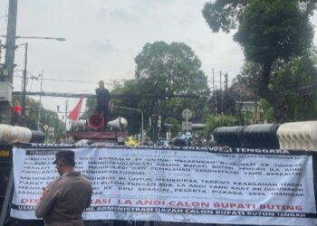 Massa AM-Sultra Minta KPU RI Diskualifikasi La Andi Sebagai Calon Bupati Buteng