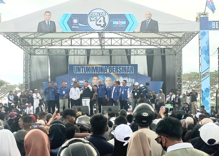 kampanye akbar paslon bupati Muna, dan wakil bupati Muna, Abdul Rahman-AJB di SOR Laode Pandu kota Raha/Foto : Ist