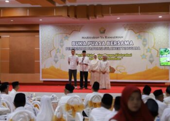 Warga Sultra Buka Puasa Bersama ASR dan Hugua di Rujab Gubernur